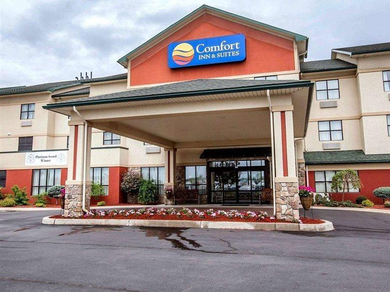 Comfort Inn & Suites Adj To Akwesasne Mohawk Casino Hogansburg Exteriér fotografie