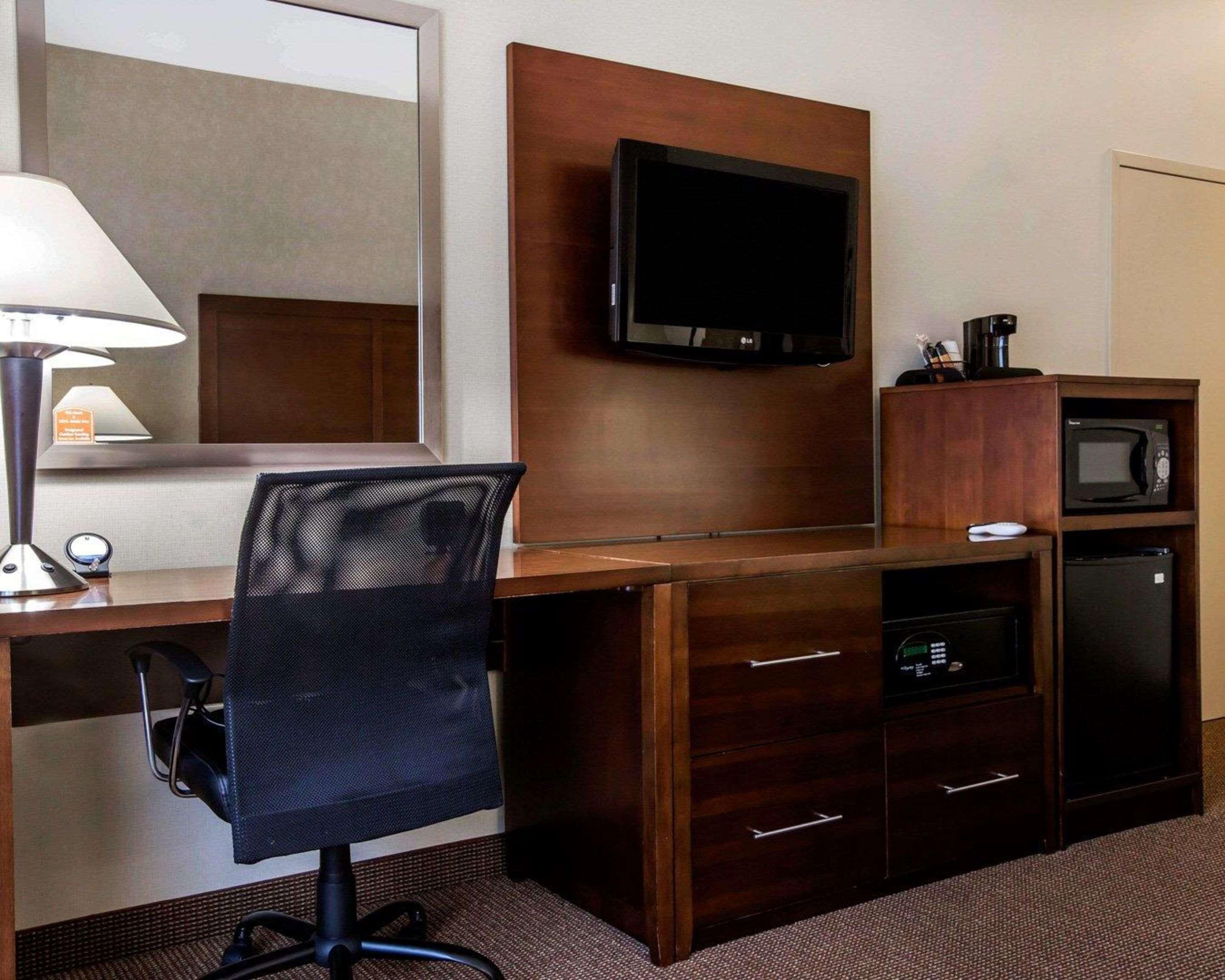 Comfort Inn & Suites Adj To Akwesasne Mohawk Casino Hogansburg Exteriér fotografie