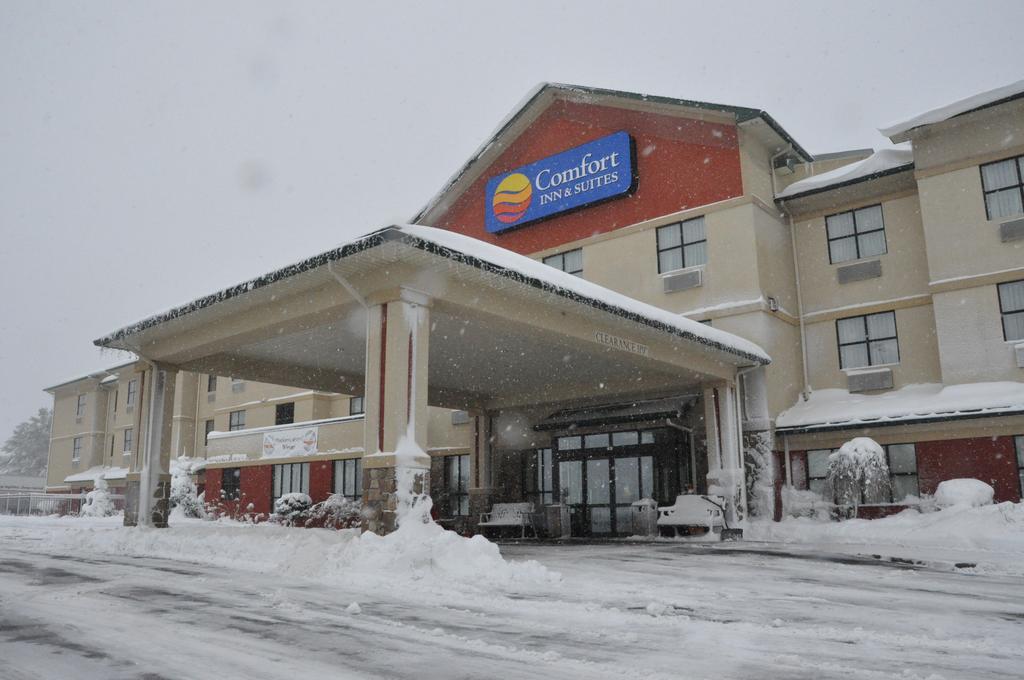 Comfort Inn & Suites Adj To Akwesasne Mohawk Casino Hogansburg Exteriér fotografie